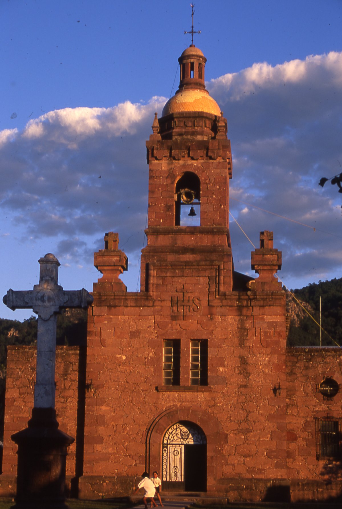 Sunset Brings out the Warm Sandstone